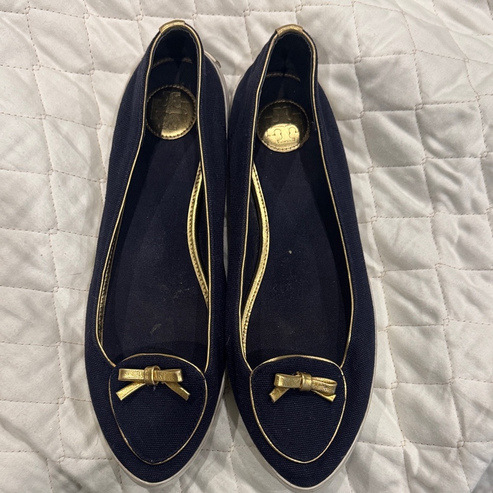 TORY BURCH  Navy Blue Flats with Gold Accents